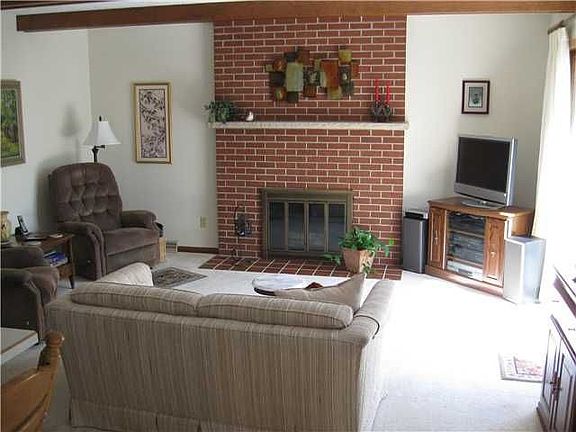 5th image of 625 Elm Dr