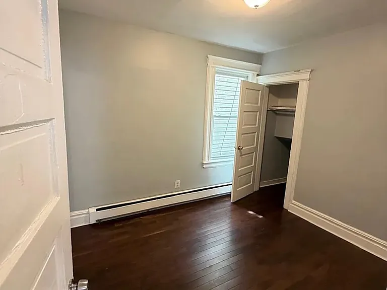 253 Amherst St #1R — Photo 5