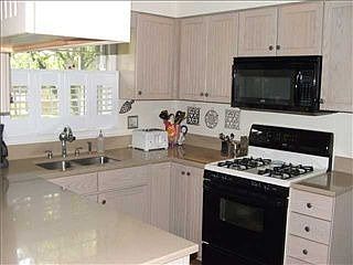 5th image of 719 Fairway Dr