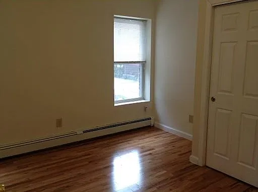 3 bed, 1200 sqft, $3,500 — Photo 2