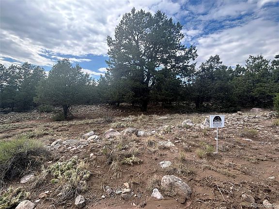4th image of 1661 Willow Creek Way