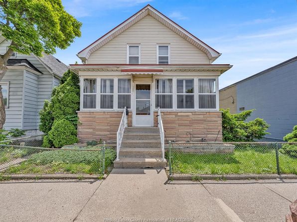 1221 Erie St E, Windsor, ON N9A 3Z6