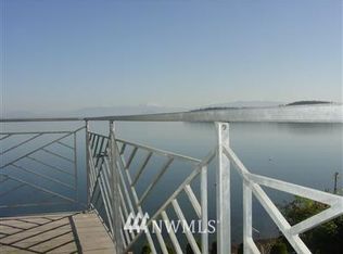 200 W Fay Ln, Camano Island, WA