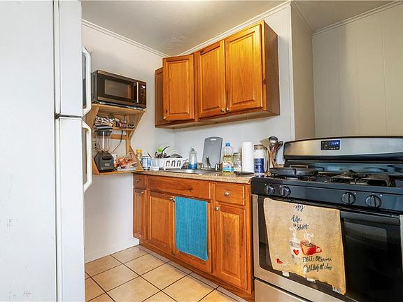 4th image of 3215 Dryades St