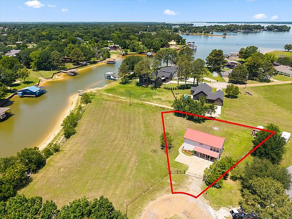 2nd image of 306 Lazy Cane Ranch Rd