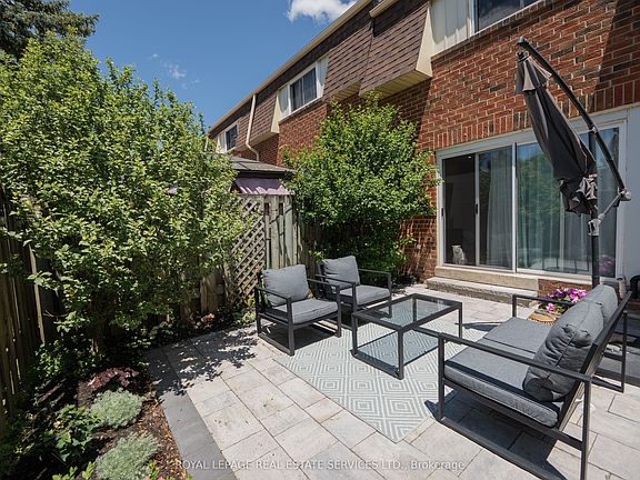 4th image of 30 Heslop Rd #36