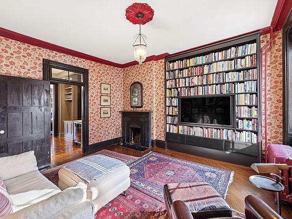 5th image of 158 Waverly Pl #3