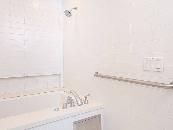 2nd image of 1513 S Orange Grove Ave #1513