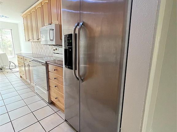 5th image of 8232 NW 8th Ct #6