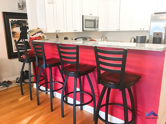 4th image of 913 Forest Ave APT 1S