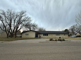 900 Barkley St, Spearman, TX 79081