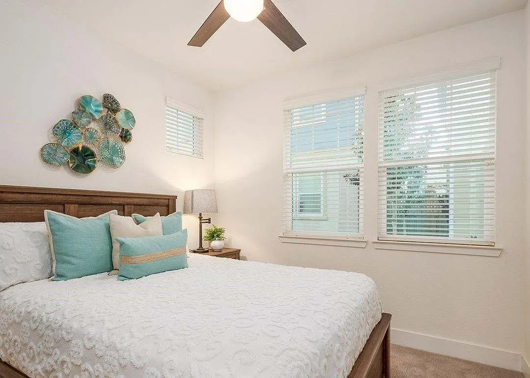 4 bed, 2114 sqft, $5,000 — Photo 2