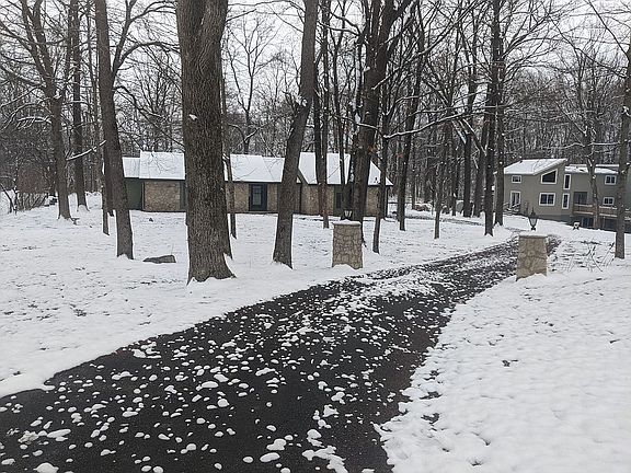 5th image of 515 Countrywood Dr