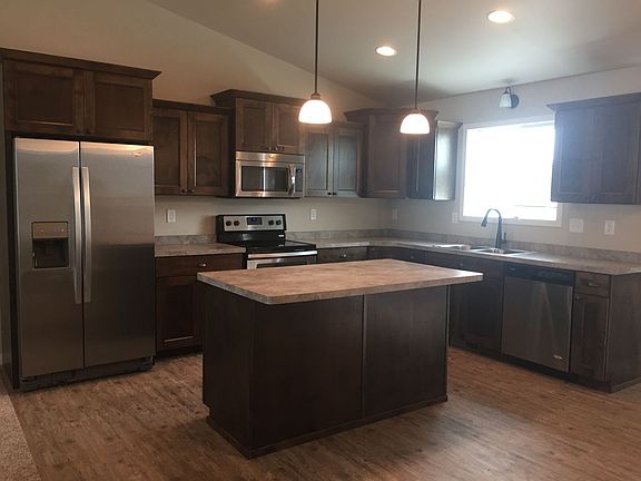 4th image of 805 27th Ave W