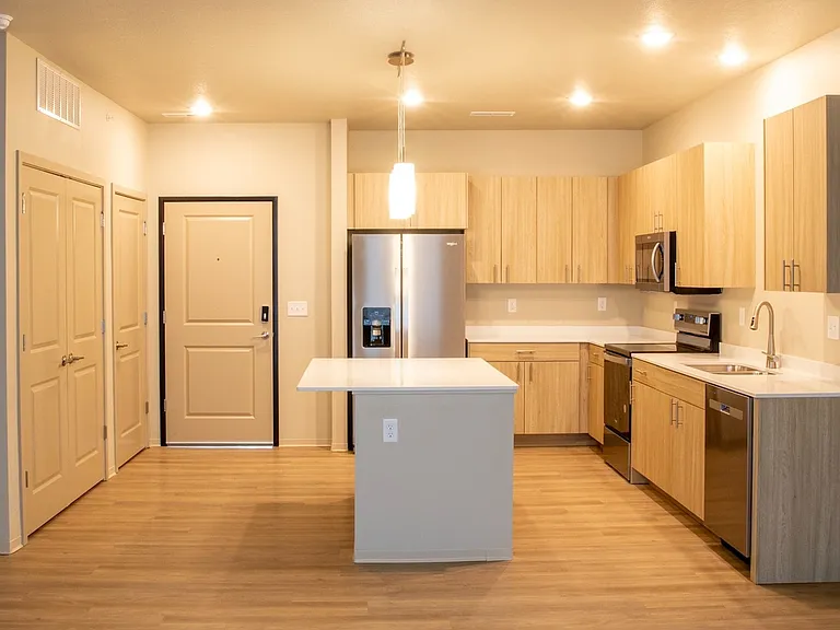 1 Bed Suite