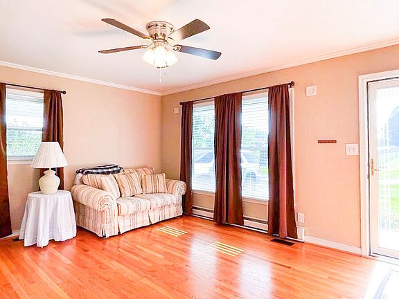 5th image of 116 Windy Way Ln