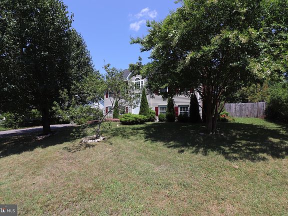 3rd image of 8809 Kent Ct
