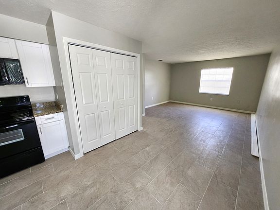 3rd image of 2118 W Comanche Ave APT C