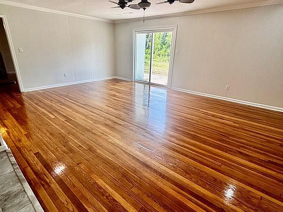 4th image of 105 Lillie Dr