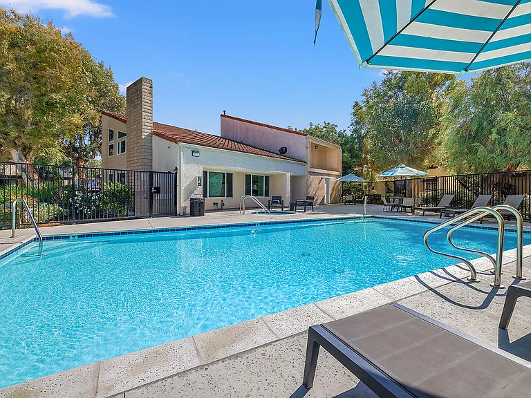 Camarillo Oaks — Photo 1