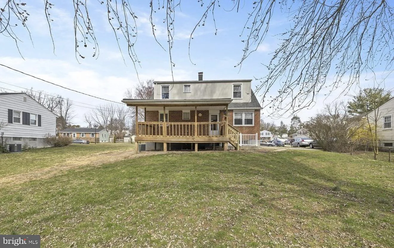 4 bed, 2.5 bath, 1648 sqft, $3,000 — Photo 3