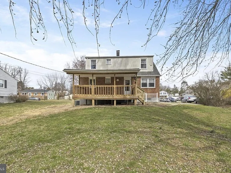 243 Highmeadow Rd — Photo 3