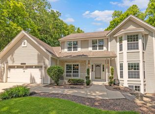 N75W22510 Chestnut Hill Rd, Sussex, WI