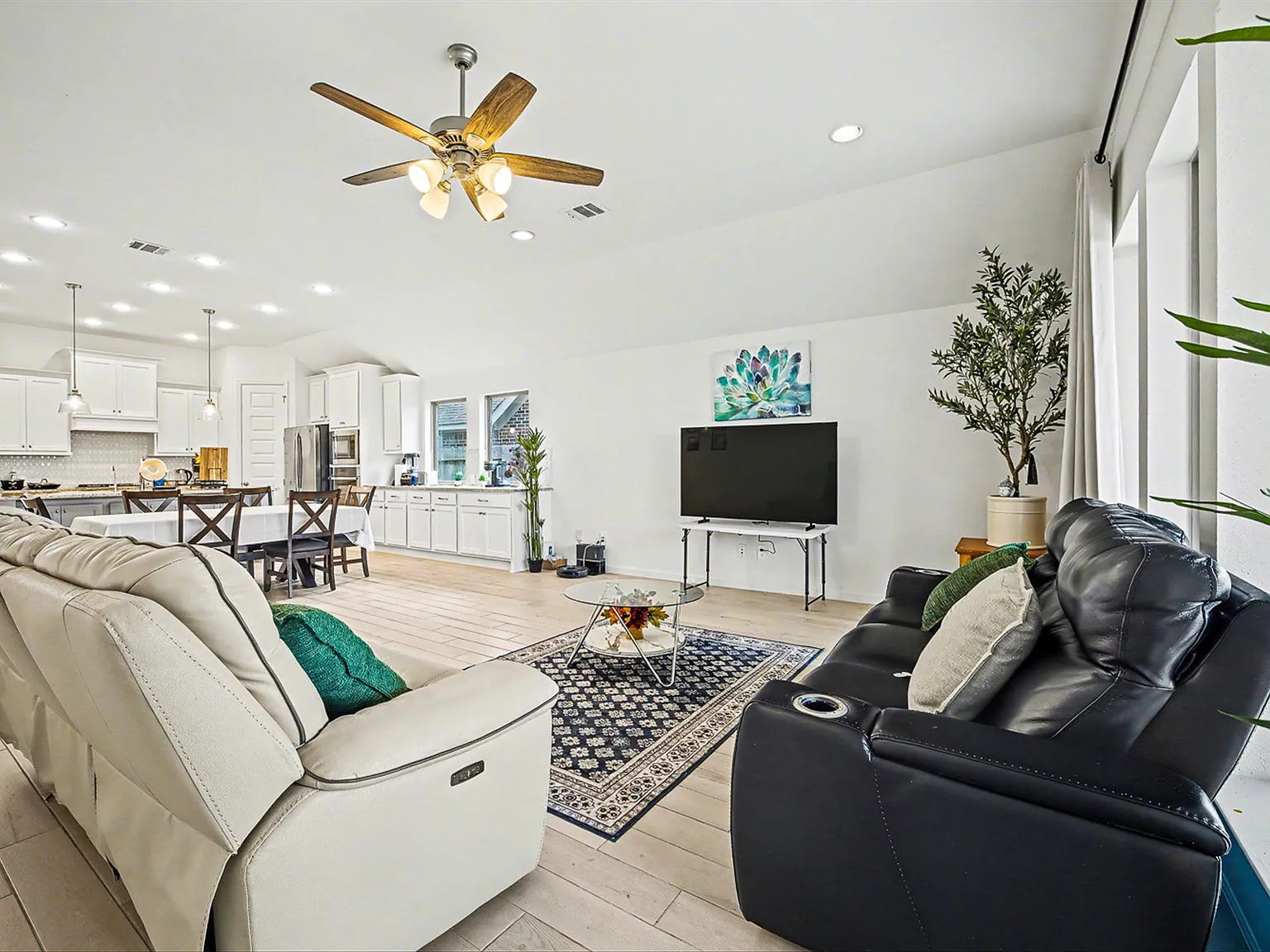 4 bed, $4,650 — Photo 3