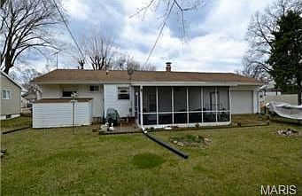 3rd image of 825 Tyson Dr