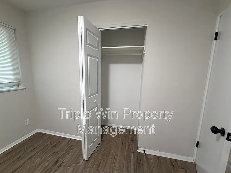 10805 Landseer Dr — Photo 19