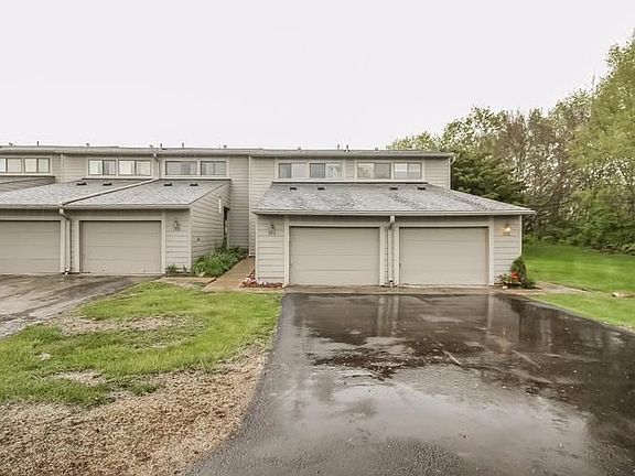 4th image of 704 Peninsula Ct #104