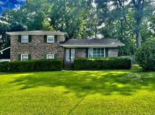 1292 Fort Dr, Hanahan, SC 29410