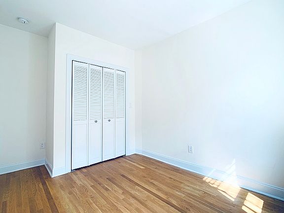 3rd image of 209 W 13th St APT 10