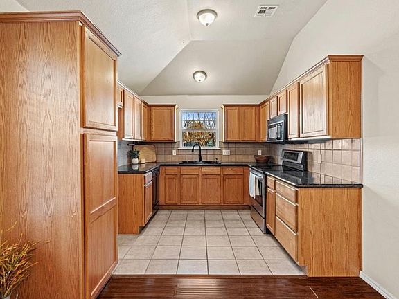 4th image of 12316 SW 5th St