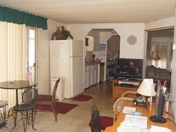 3rd image of 9043 Dale Dr