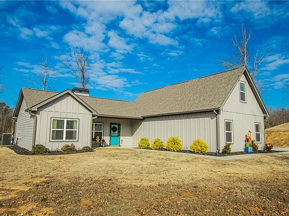 2nd image of 148 Chestnut Trl