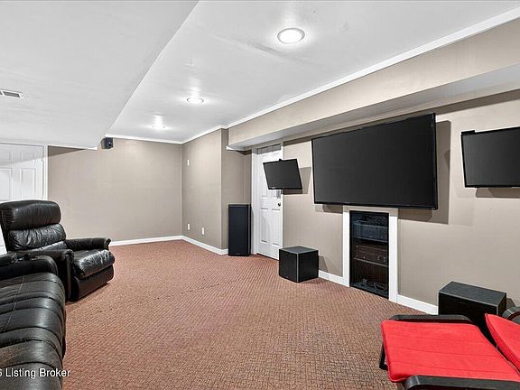 5th image of 210 Saint Regis Dr