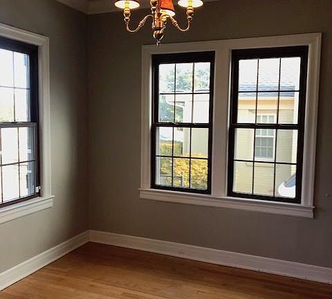 Bright breakfast room