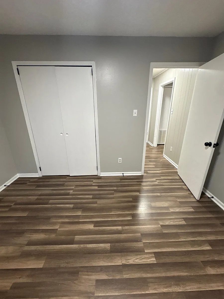 Building Photo - 207 Highland St #8