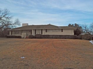 330 Crescent Dr, Grand Prairie, TX 75050