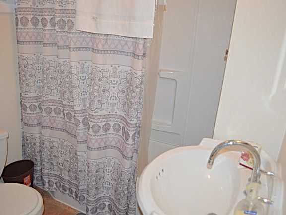 5th image of 213 E Jefferson St