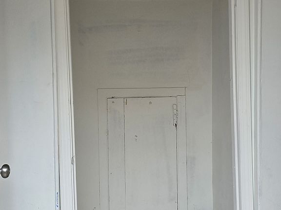 5th image of 29 Baxter Ave