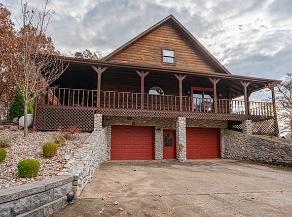 5th image of 900 Oakwood Ln