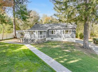 1802 Amazon Rd, Mohegan Lake, NY 10547