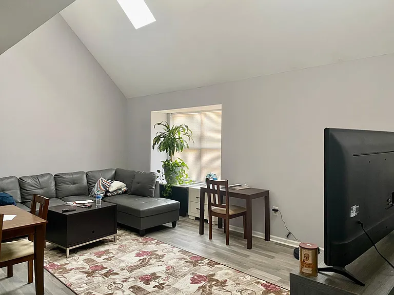 52 Sandybrook Dr — Photo 4