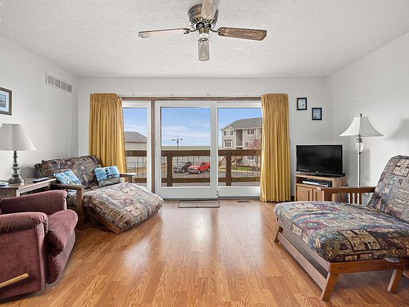 2nd image of 248 W Lakeshore Dr APT D