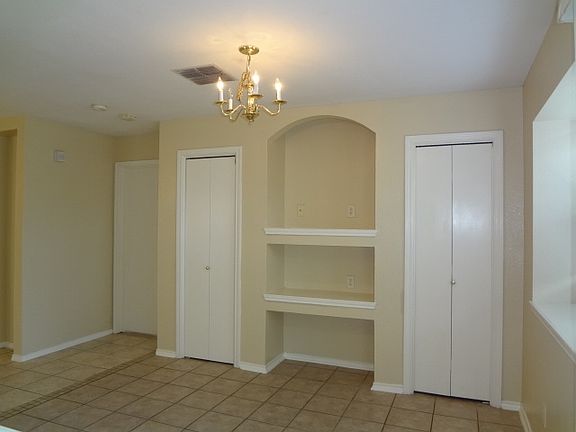 4th image of 5210 Southlake Dr