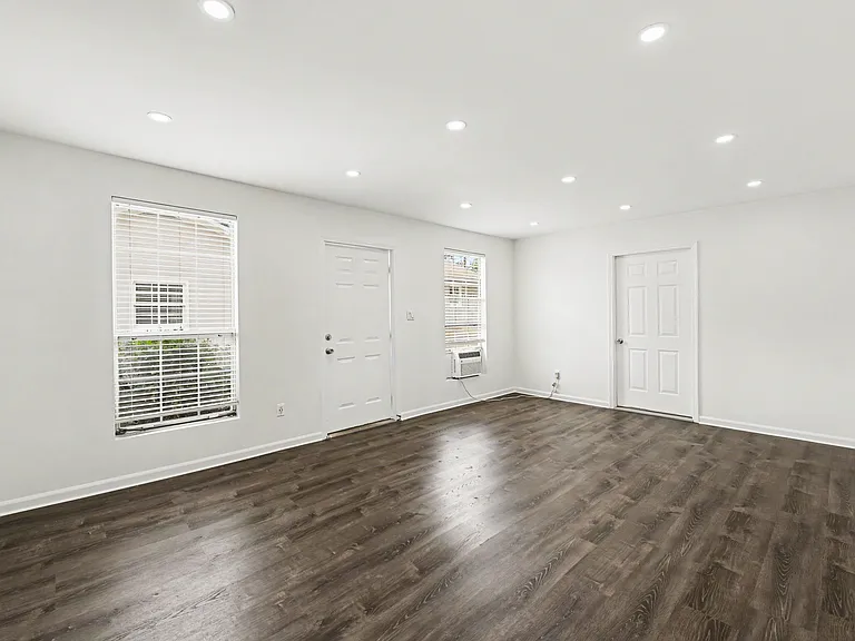 18 Ophir Dr — Photo 6