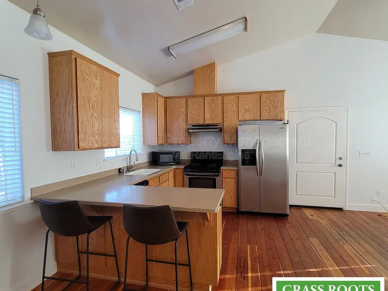152 W Empire St — Photo 3