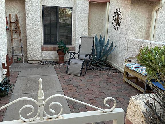 2nd image of 92 E Horizon Cir
